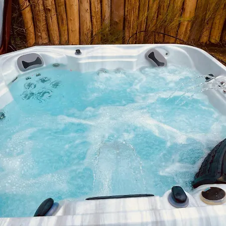Wooden Premium Jacuzzival Apartman *